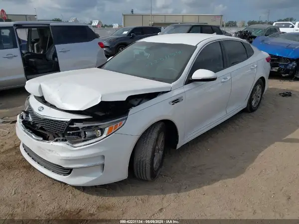5XXGT4L3XJG182289 2018 KIA OPTIMA - Image 2
