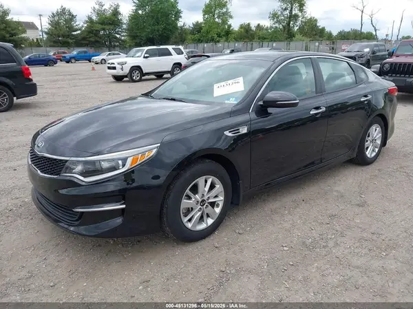 5XXGT4L3XJG182826 2018 KIA OPTIMA - Image 2