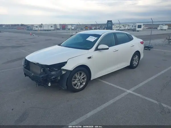 5XXGT4L3XJG184673 2018 KIA OPTIMA - Image 2