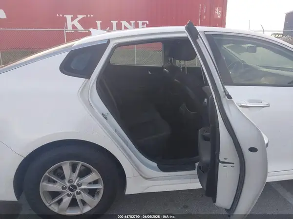 5XXGT4L3XJG184673 2018 KIA OPTIMA - Image 8