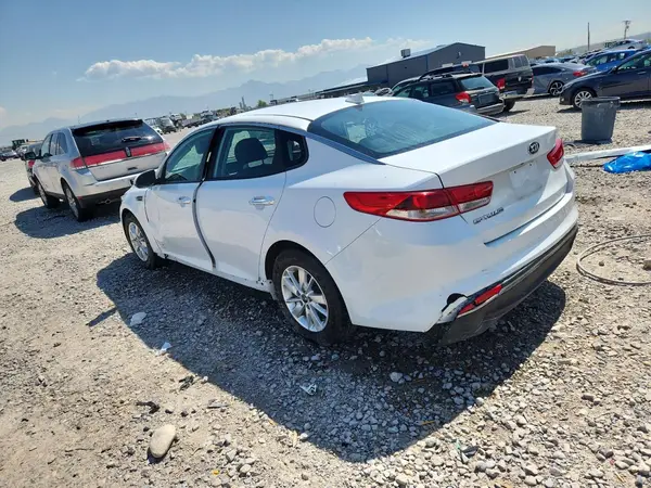 5XXGT4L3XJG188397 2018 KIA OPTIMA - Image 2