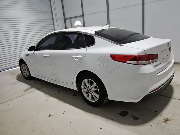 5XXGT4L3XJG188433 2018 KIA OPTIMA - Image 2
