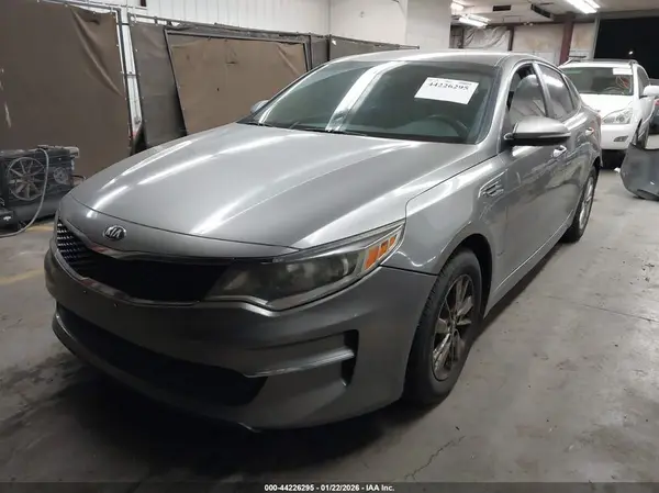 5XXGT4L3XJG192675 2018 KIA OPTIMA - Image 2