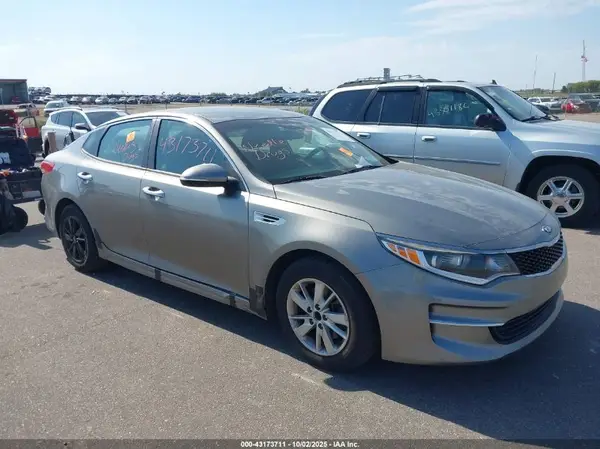 5XXGT4L3XJG196130 2018 KIA OPTIMA - Image 1