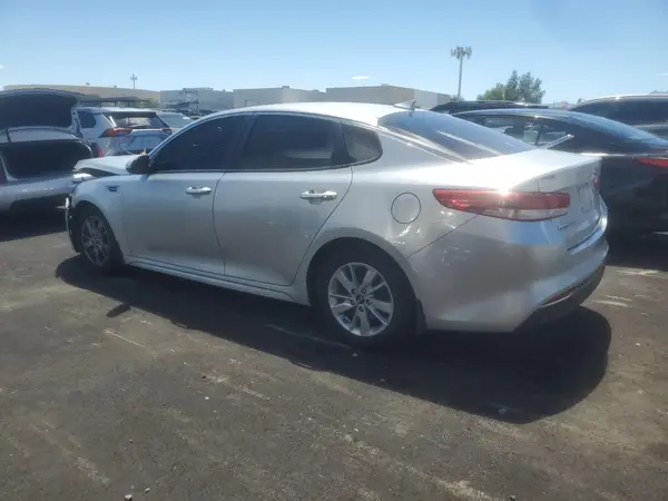5XXGT4L3XJG196421 2018 KIA OPTIMA - Image 2