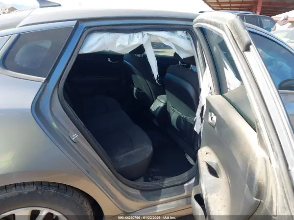 5XXGT4L3XJG196757 2018 KIA OPTIMA - Image 8