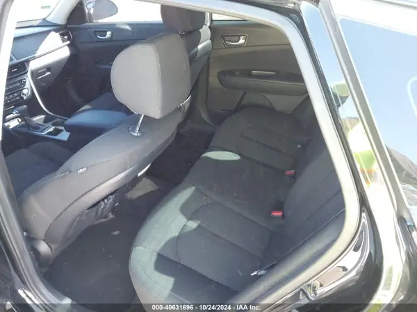 5XXGT4L3XJG203237 2018 KIA OPTIMA - Image 8