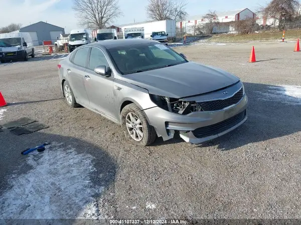 5XXGT4L3XJG205277 2018 KIA OPTIMA - Image 1