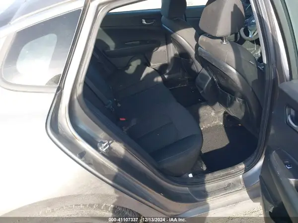 5XXGT4L3XJG205277 2018 KIA OPTIMA - Image 8