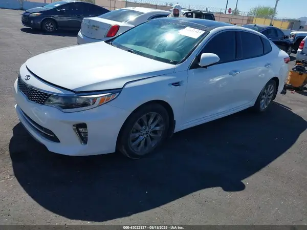 5XXGT4L3XJG205926 2018 KIA OPTIMA - Image 2