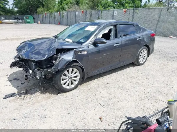 5XXGT4L3XJG213993 2018 KIA OPTIMA - Image 2