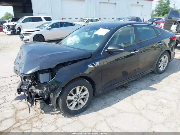 5XXGT4L3XJG215517 2018 KIA OPTIMA - Image 2