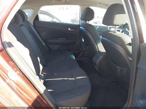 5XXGT4L3XJG215842 2018 KIA OPTIMA - Image 8