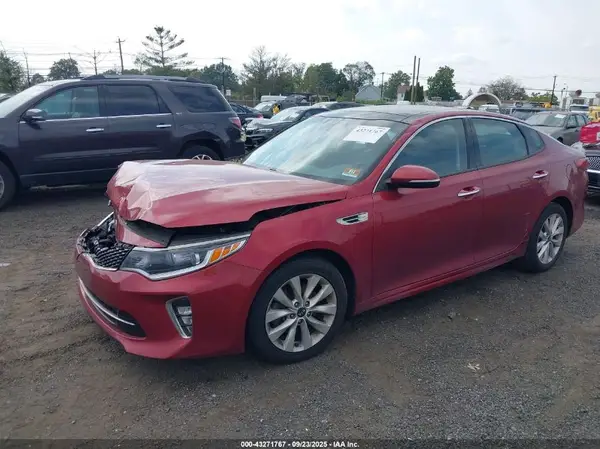 5XXGT4L3XJG215906 2018 KIA OPTIMA - Image 2
