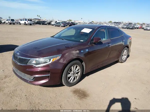 5XXGT4L3XJG217364 2018 KIA OPTIMA - Image 2