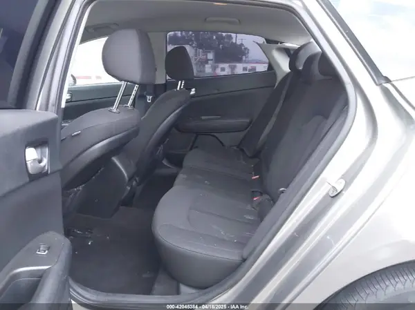5XXGT4L3XJG218434 2018 KIA OPTIMA - Image 8