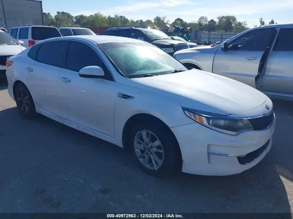 5XXGT4L3XJG218465 2018 KIA OPTIMA - Image 1