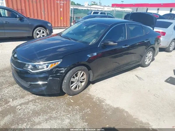 5XXGT4L3XJG220572 2018 KIA OPTIMA - Image 2