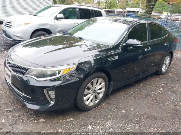5XXGT4L3XJG223813 2018 KIA OPTIMA - Image 2