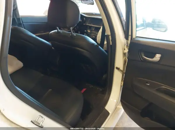 5XXGT4L3XJG224167 2018 KIA OPTIMA - Image 8