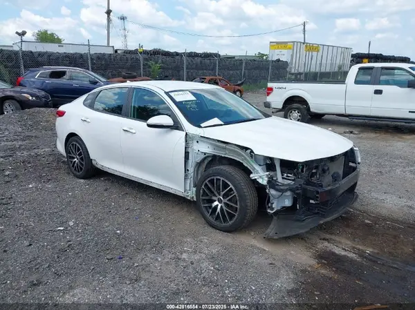 5XXGT4L3XJG225688 2018 KIA OPTIMA - Image 1