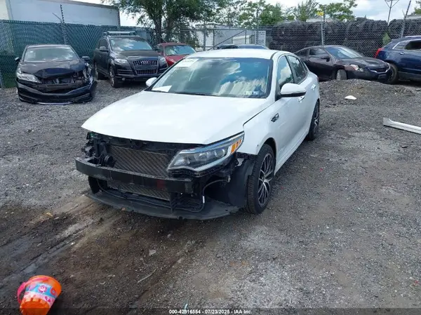 5XXGT4L3XJG225688 2018 KIA OPTIMA - Image 2