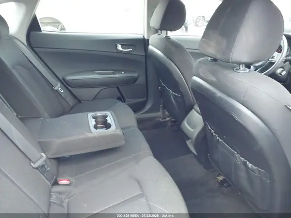 5XXGT4L3XJG225688 2018 KIA OPTIMA - Image 8