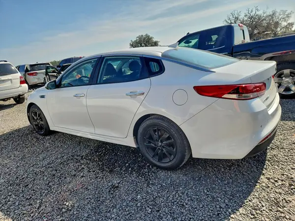 5XXGT4L3XJG230891 2018 KIA OPTIMA - Image 2