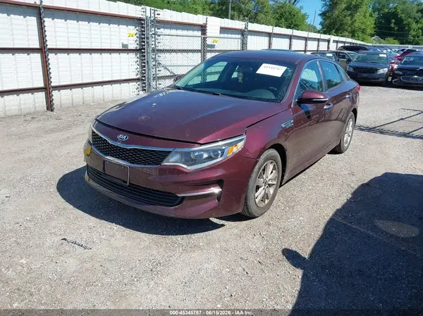 5XXGT4L3XJG232561 2018 KIA OPTIMA - Image 2
