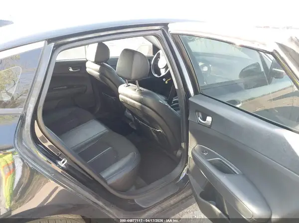 5XXGT4L3XJG233158 2018 KIA OPTIMA - Image 8