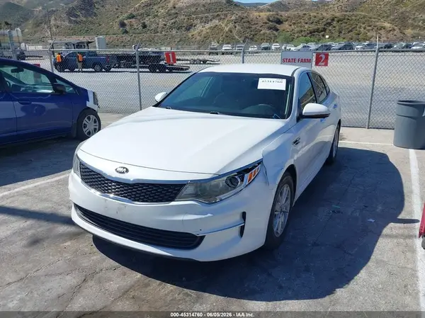 5XXGT4L3XJG234584 2018 KIA OPTIMA - Image 2
