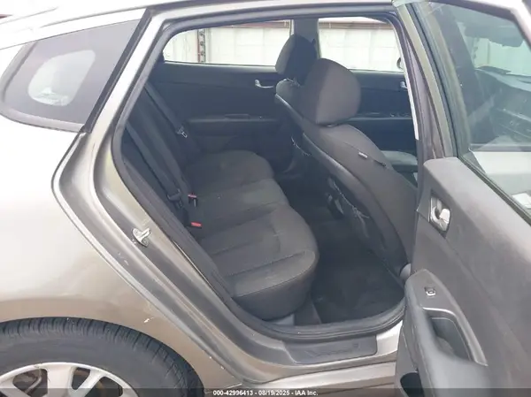 5XXGT4L3XJG235699 2018 KIA OPTIMA - Image 8