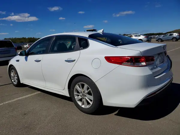 5XXGT4L3XJG236092 2018 KIA OPTIMA - Image 2