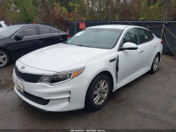 5XXGT4L3XJG238554 2018 KIA OPTIMA - Image 2