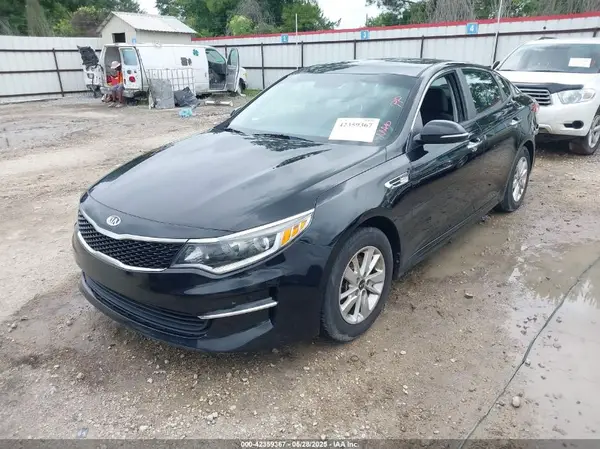 5XXGT4L3XJG239560 2018 KIA OPTIMA - Image 2