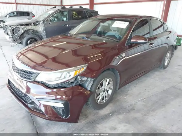 5XXGT4L3XJG239820 2018 KIA OPTIMA - Image 2