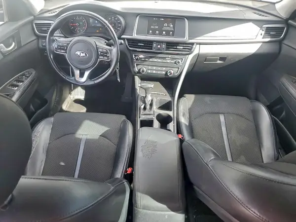 5XXGT4L3XJG240238 2018 KIA OPTIMA - Image 8