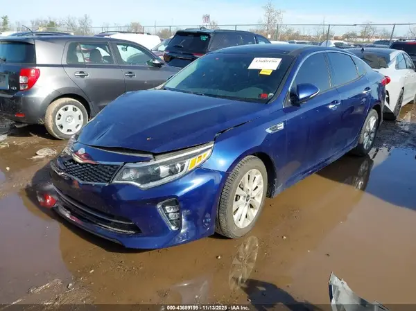 5XXGT4L3XJG240532 2018 KIA OPTIMA - Image 2