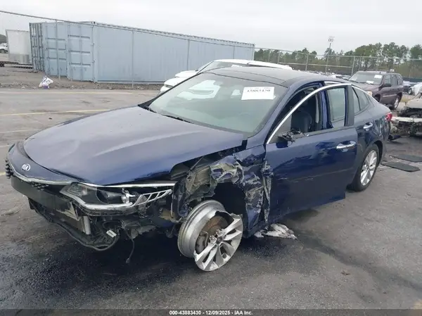 5XXGT4L3XJG242734 2018 KIA OPTIMA - Image 2