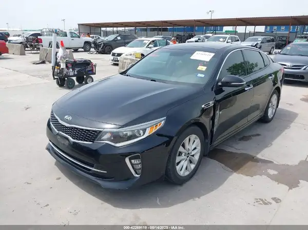 5XXGT4L3XJG243723 2018 KIA OPTIMA - Image 2