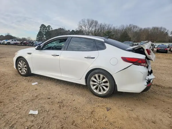 5XXGT4L3XJG243866 2018 KIA OPTIMA - Image 2