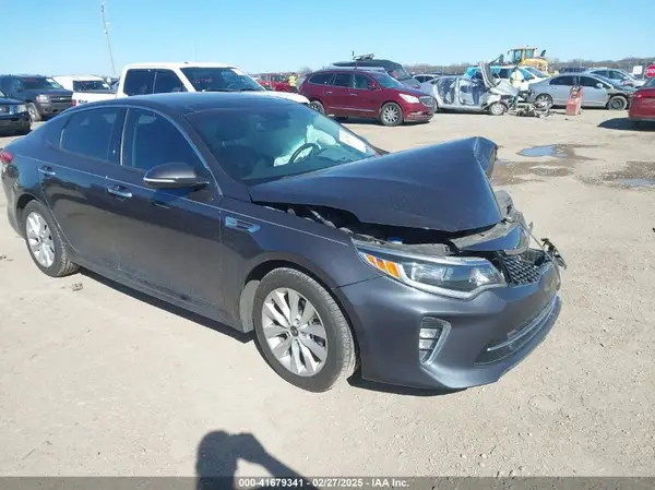 5XXGT4L3XJG244855 2018 KIA OPTIMA - Image 1