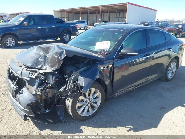 5XXGT4L3XJG244855 2018 KIA OPTIMA - Image 2