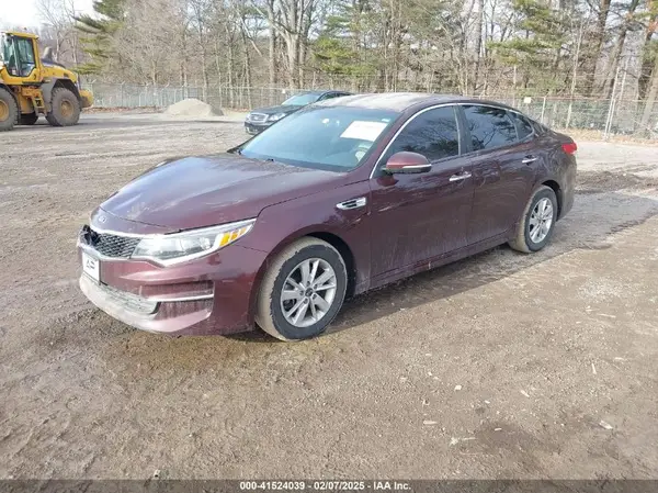 5XXGT4L3XJG249375 2018 KIA OPTIMA - Image 2