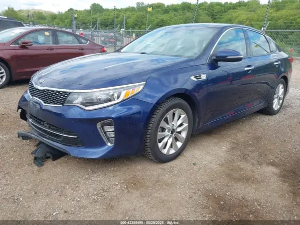 5XXGT4L3XJG250171 2018 KIA OPTIMA - Image 2