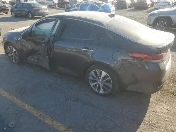 5XXGT4L3XJG252163 2018 KIA OPTIMA - Image 2