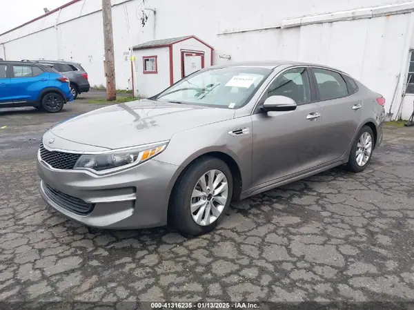 5XXGT4L3XJG253653 2018 KIA OPTIMA - Image 2