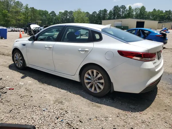 5XXGT4L3XJG256357 2018 KIA OPTIMA - Image 2