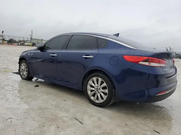 5XXGT4L3XJG256584 2018 KIA OPTIMA - Image 2