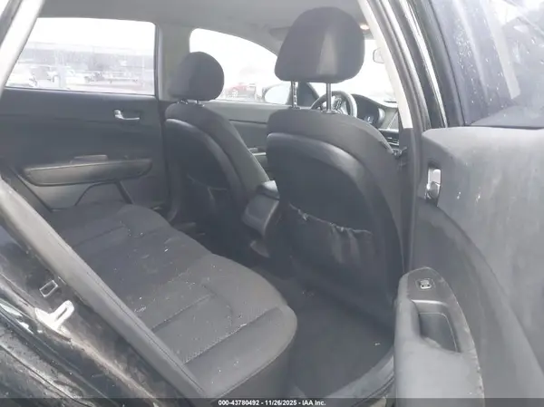 5XXGT4L3XJG256729 2018 KIA OPTIMA - Image 8